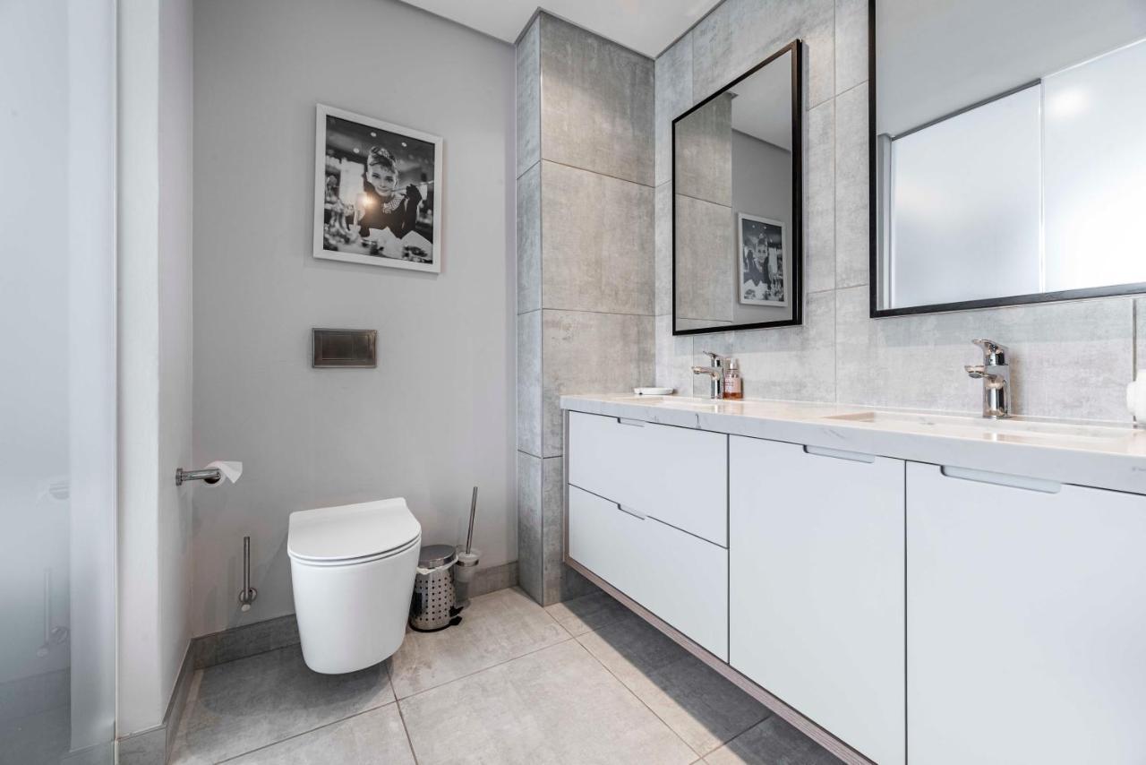 Strand Beach, Magnificent Apartment... Sea Point Cape Town Luaran gambar